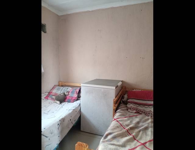 2 BEDROOM HOUSE FOR SALE IN UMLAZI Y